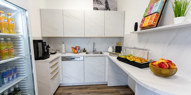 Tagungshotels - Beamer und Leinwand - RaumQ - Motel Schlafraum