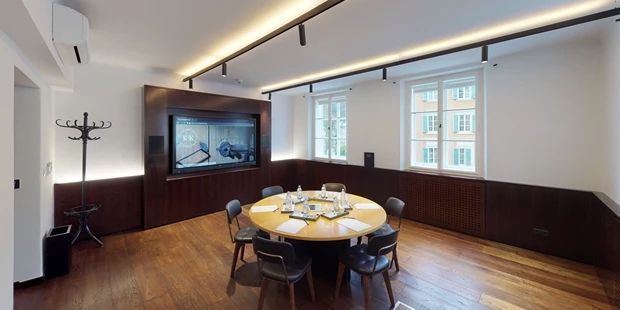 Tagungshotels - Beamer und Leinwand - K+K Hospitality GmbH