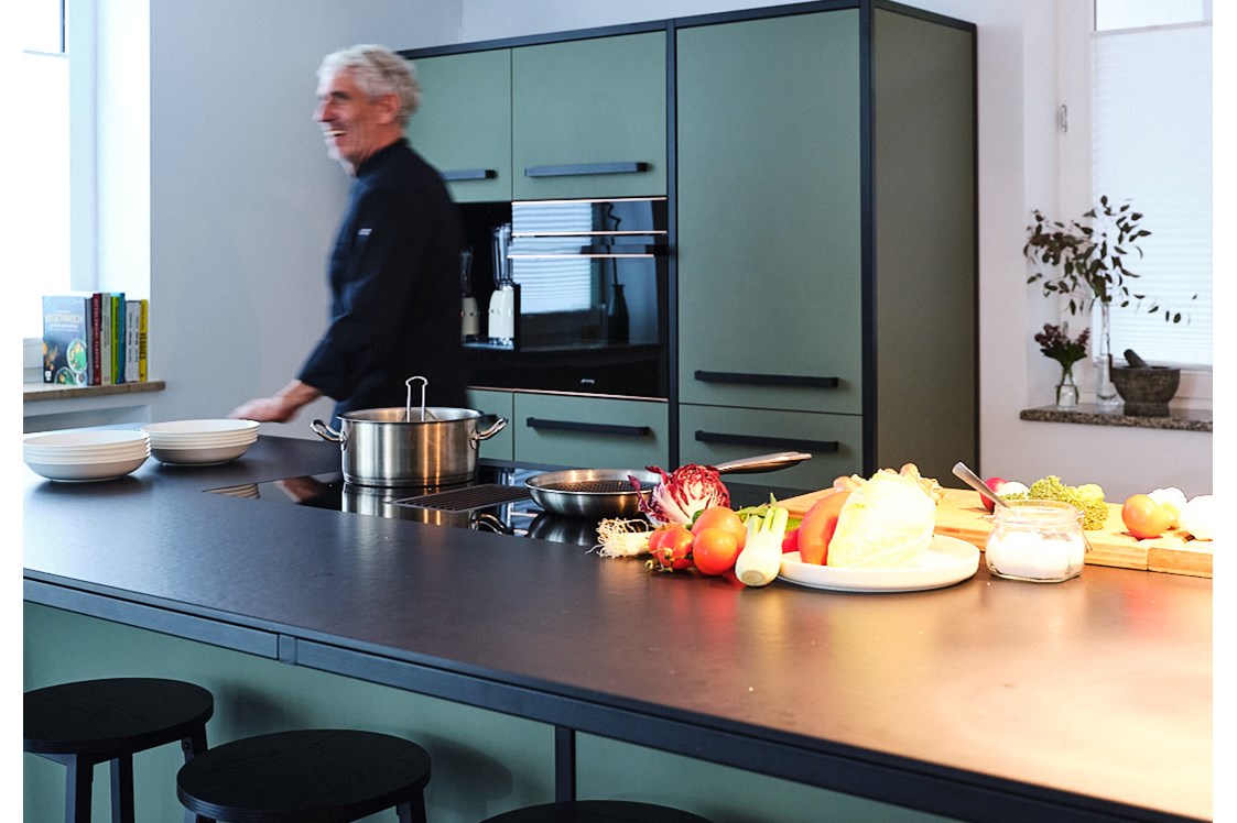 Seminarraum: Auch Kochveranstaltungen können durchgeführt werden oder aber die Küche fürs Catering verwendet werden. - Botanical Kitchen in Grafing bei München