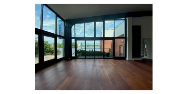 Tagungshotels - Beamer und Leinwand - Großer Saal - Katzengraben 19