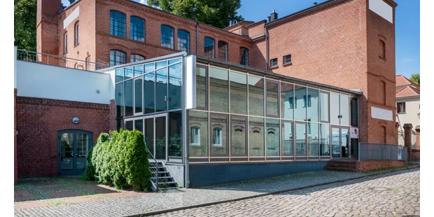 Tagungshotels - Beamer und Leinwand - Straßenseite - Katzengraben 19