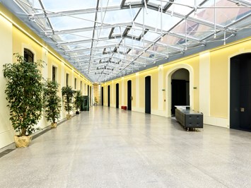 Schloss Schönbrunn Apothekertrakt und Orangerie  Räume Foyer Spitzhof 