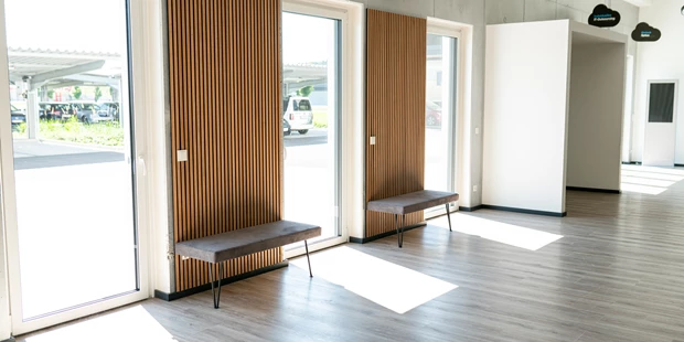 Tagungshotels - Beamer und Leinwand - Alpencloud Business- & Innovationscenter