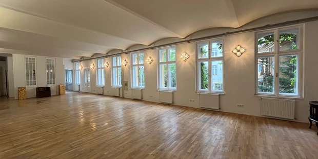 Tagungshotels - Beamer und Leinwand - BOAT LOFT im FILMQUARTIER WIEN