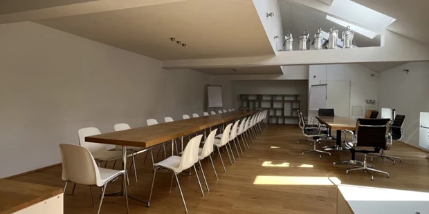 Tagungshotels - Beamer und Leinwand - ROOF LOFT IM FILMQUARTIER WIEN