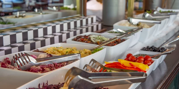 Tagungshotels - Mühlviertel - Salatbuffet im Hotel Donauwelle Linz - Hotel Donauwelle Linz