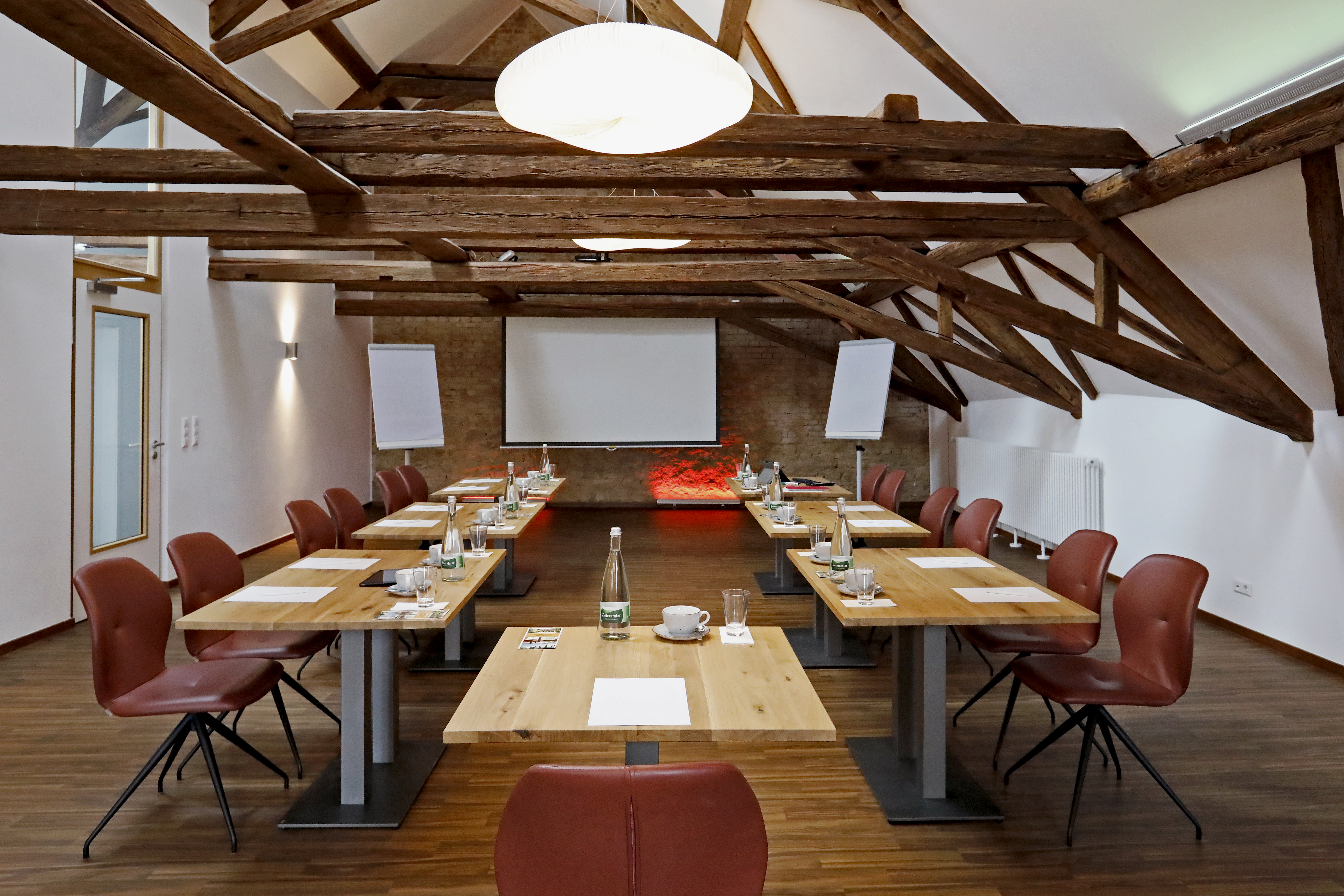 Hofgut Battenberg/ Pfalz Räume Kornspeicher