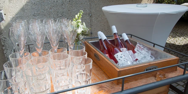 Tagungshotels - Abhörsicher: Einzelne Räume - Empfang mit BIO Rosé Frizzante - Die Schankwirtschaft im Augarten