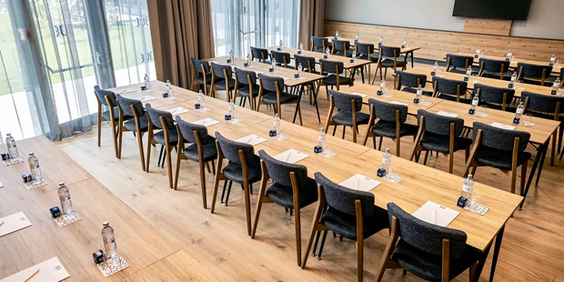 Tagungshotels - Beamer und Leinwand - Meeting Räume
Schruns + Tschugguns 
 - TUI Blue Montafon