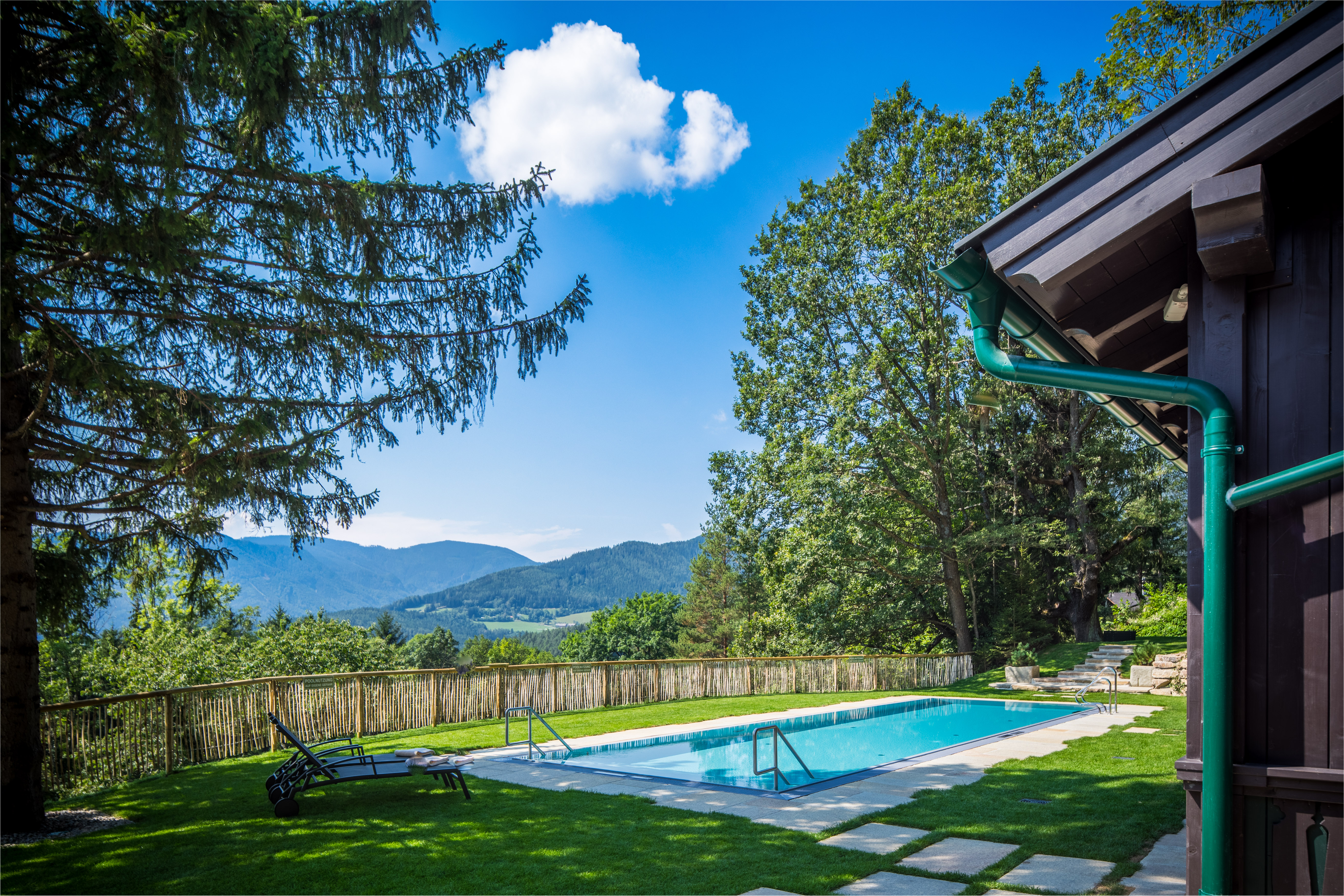 Seminarraum: Beheizter Outdoor-Pool von April bis Oktober - Seminarlocation Knappenhof