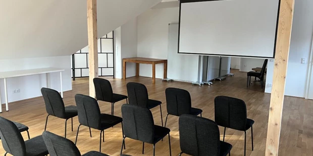 Tagungshotels - Beamer und Leinwand - Villa Walde