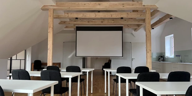 Tagungshotels - Beamer und Leinwand - Villa Walde
