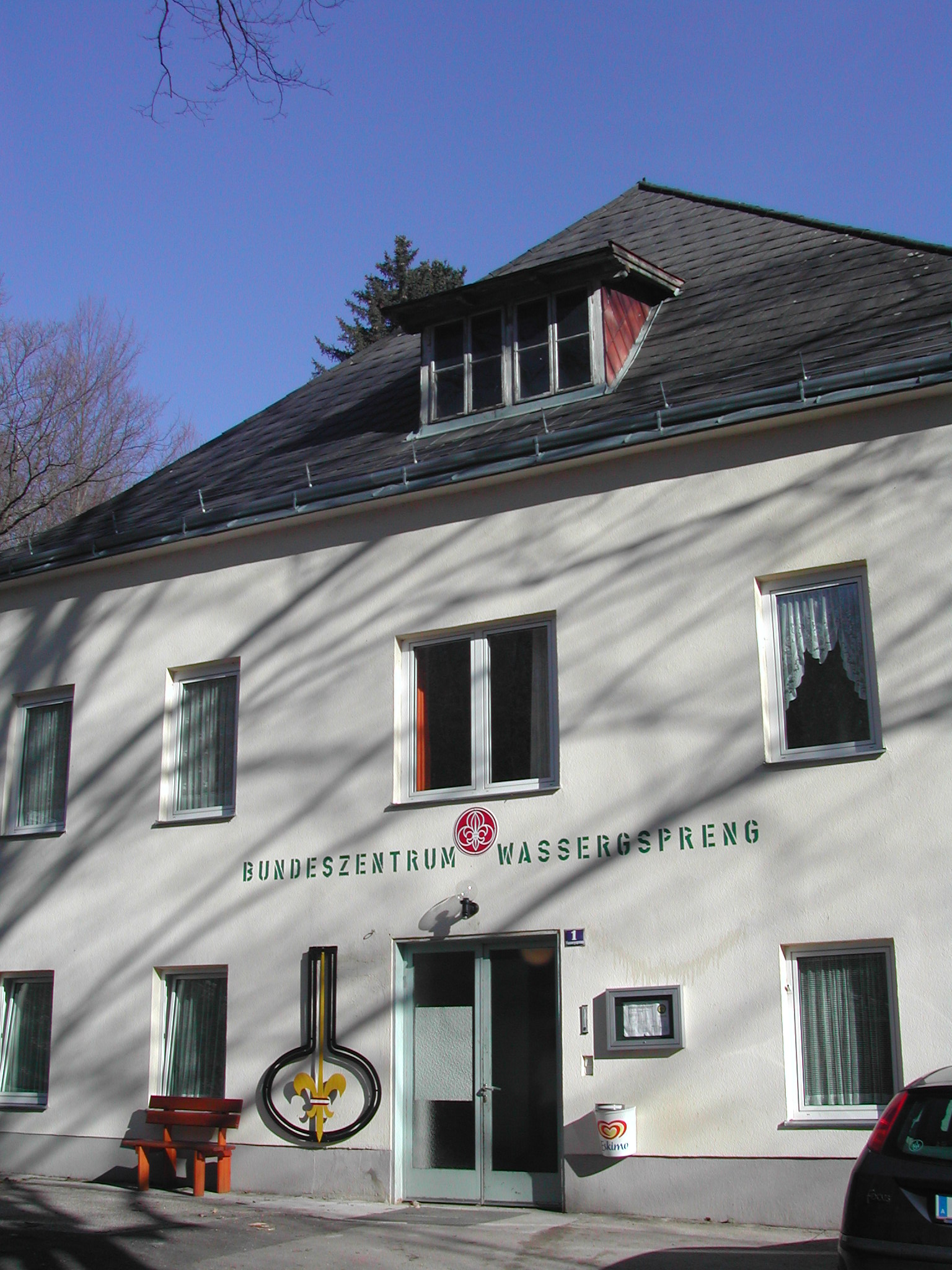 Seminarraum: Haus Mühle, 38 Betten in 2-8-Bett-Zimmern, 4 Kleingruppenräume - Pfadfinder*innen Österreich - Bundeszentrum Wassergspreng