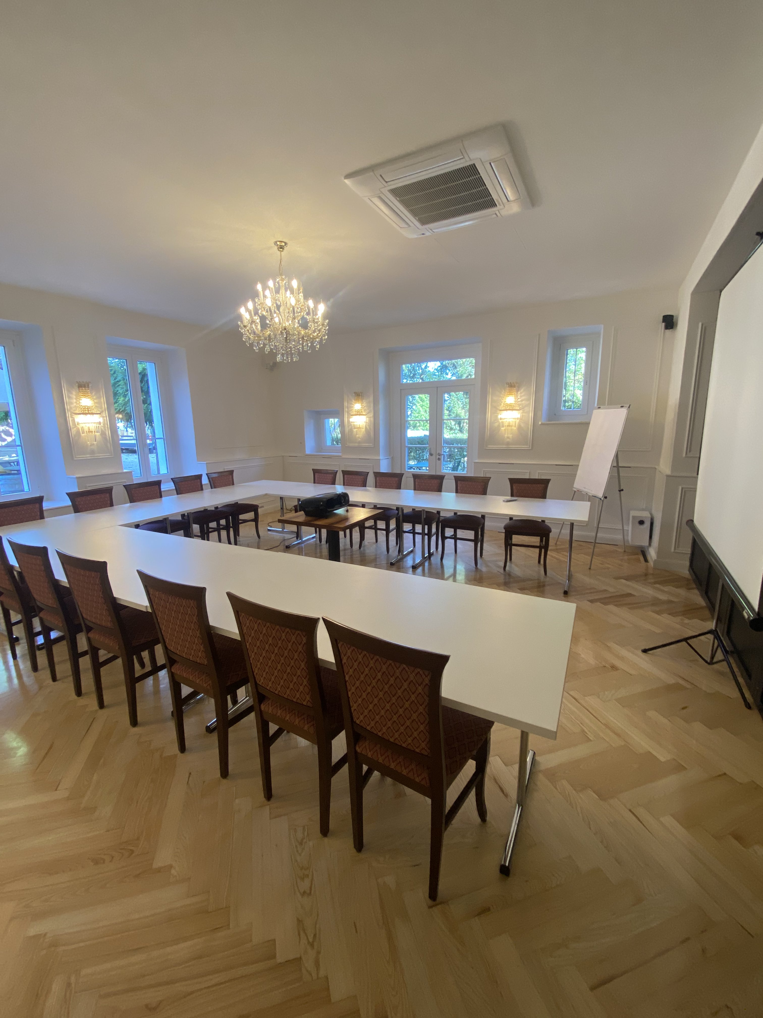 Seminarraum: Ritter Saal - Georgi Schloss