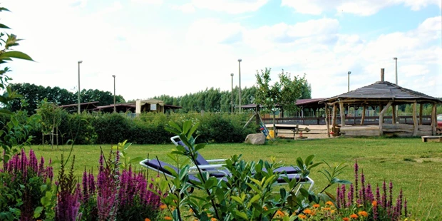 Tagungshotels - Beamer und Leinwand - Garten - Seminarbauernhof Groß Briesen