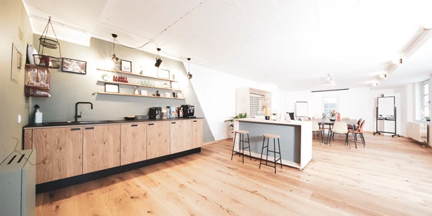 Tagungshotels - Beamer und Leinwand - Flexraum - Einhaus im Hof