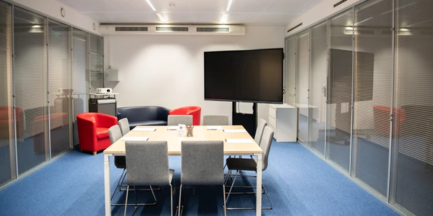 Tagungshotels - Beamer und Leinwand - The Aquarium: - Perfekte Seminarräume für Workshops, Meetings und Events – DREHM Pharma