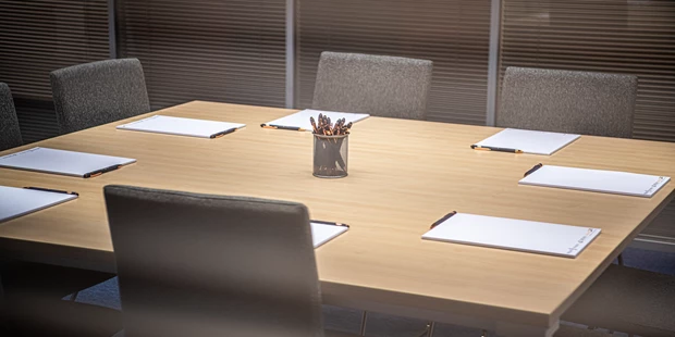 Tagungshotels - Beamer und Leinwand - The Aquarium: - Perfekte Seminarräume für Workshops, Meetings und Events – DREHM Pharma