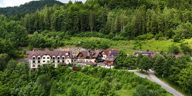 Tagungshotels - Beamer und Leinwand - Wälder und Wiesen und Wege umgeben das Dörfl, es ist eine perfekte Incentive Location  - Steinschaler Dörfl