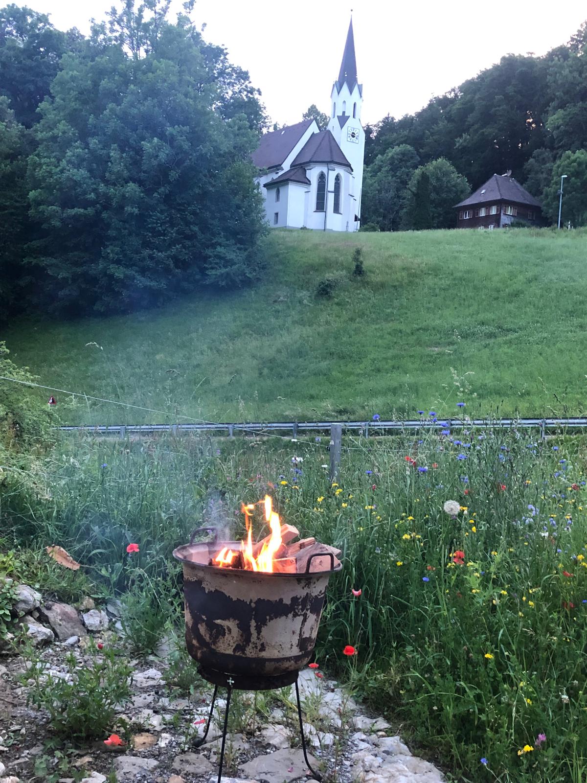 Seminarraum: Feuerstelle im Garten - Ruhedomizil Meschach 4