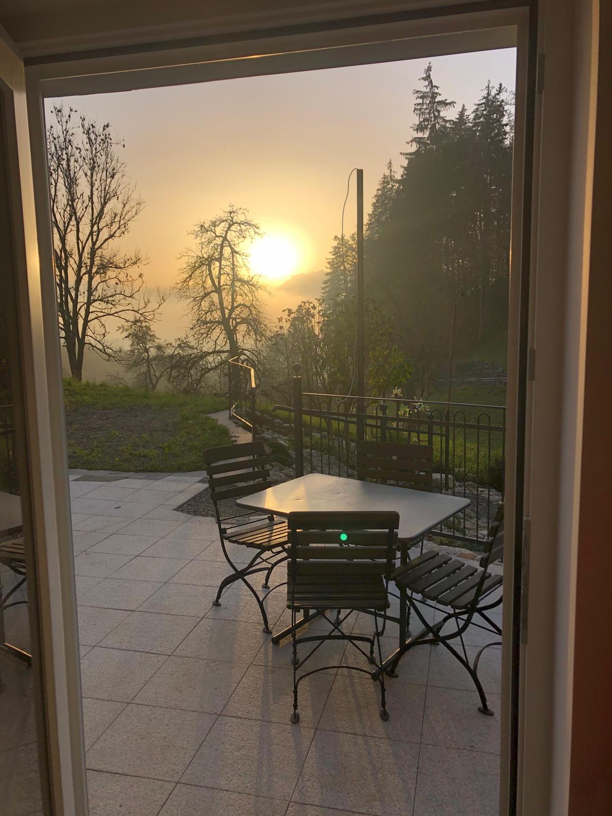 Seminarraum: Sonnenuntergang mit Blick auf die Terrasse - Ruhedomizil Meschach 4