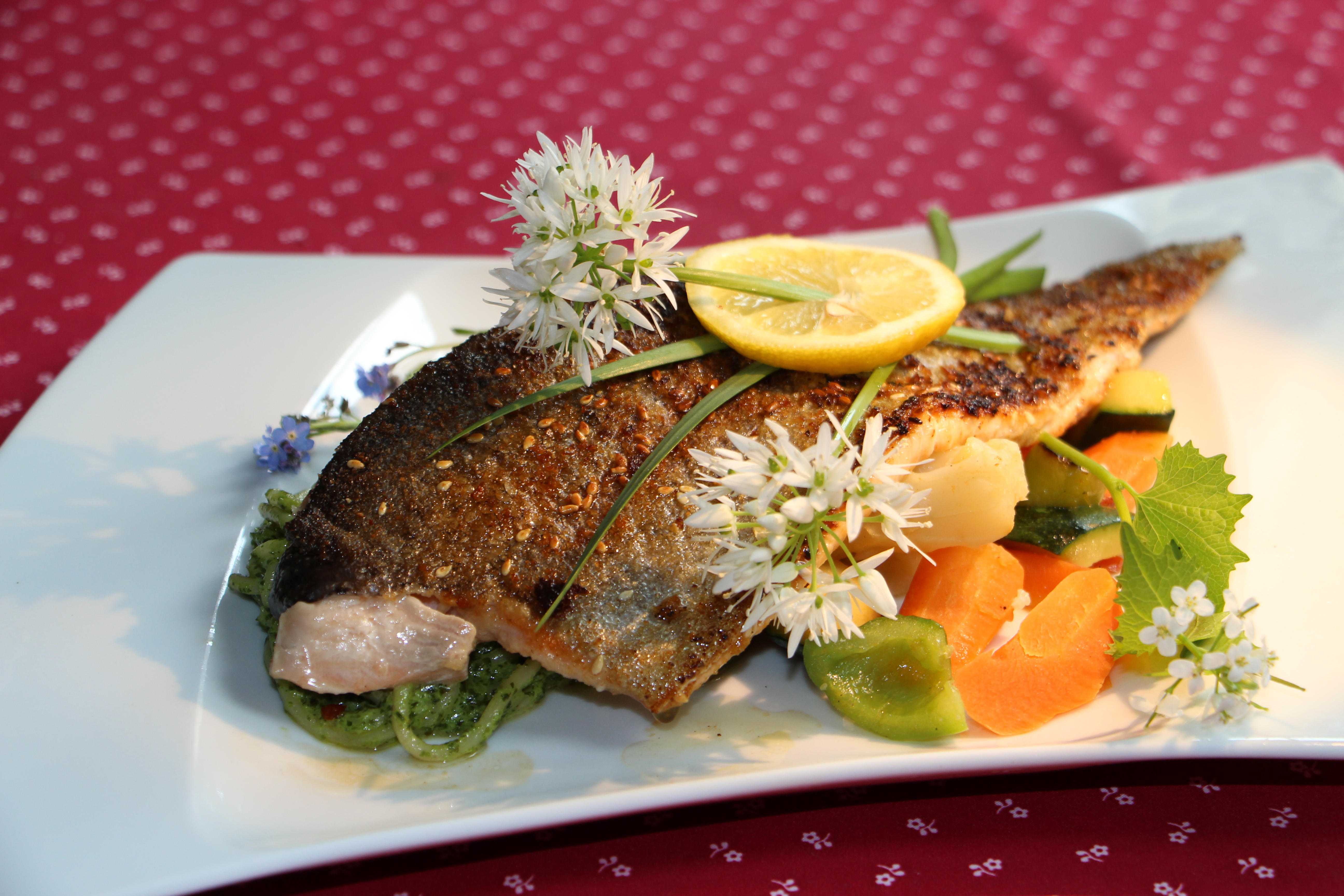 Tagungshotels - PLZ 3203 (Österreich) - prämierte Steinschaler Dirndlkulinarik, Wildkräuter, saisonale Speisen, regional, Bio, Vegan, feinste BIO Fleischsorten, Mostviertler Spezialitäten, die Sie nicht vergessen werden.  -  Wildkräuterhotel Steinschalerhof 