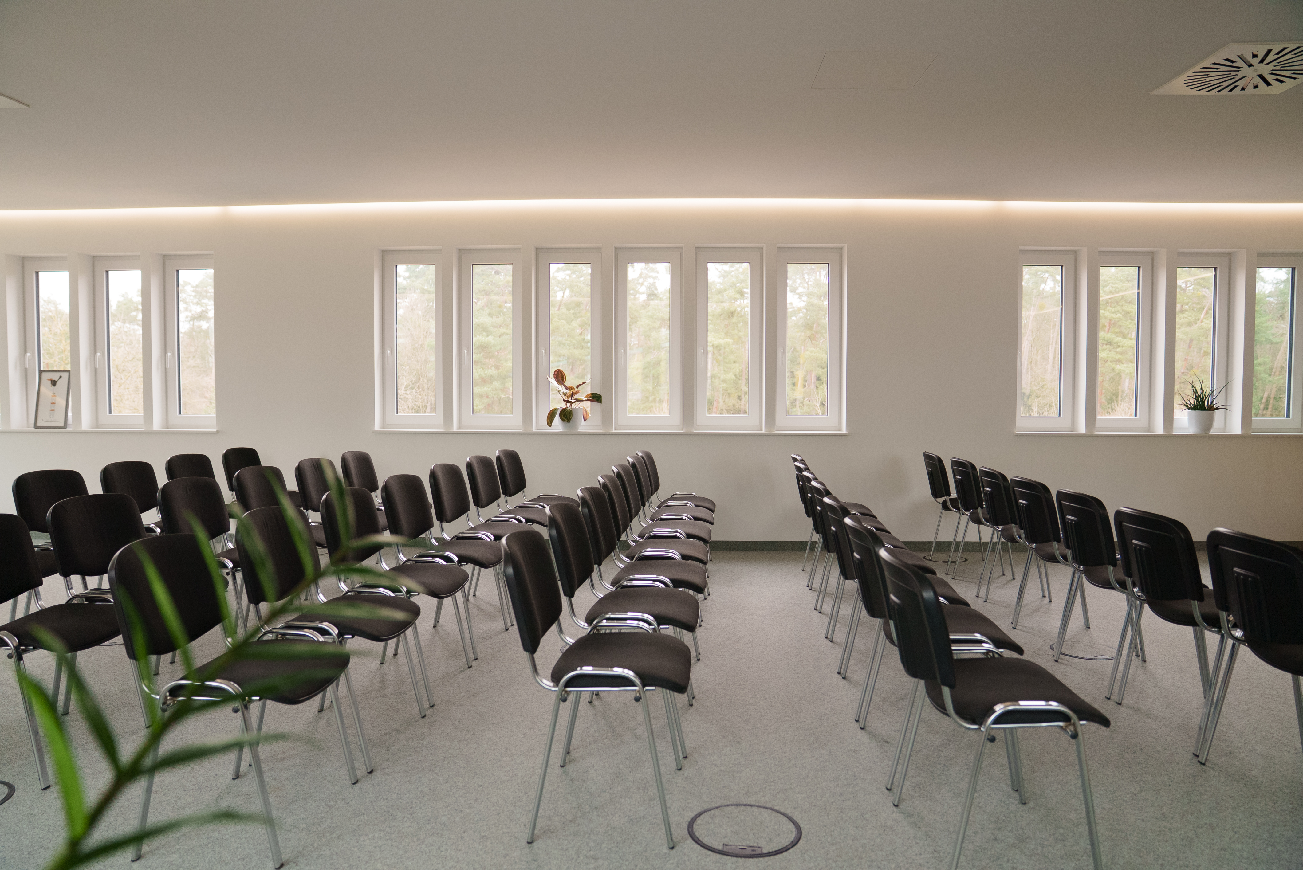 Tagungshotels - Portier: kein Portier - Seminarraum - moderner & lichtdurchfluteter Seminarraum im Ärztehaus Abensberg