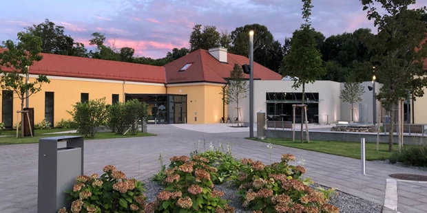 Tagungshotels - Beamer und Leinwand - Kulturszene Kottingbrunn