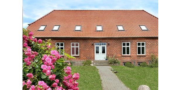 Tagungshotels - Beamer und Leinwand - Das „Wohnhaus“. - Seminarlocation nahe der Ostsee „Elme und Horst“.