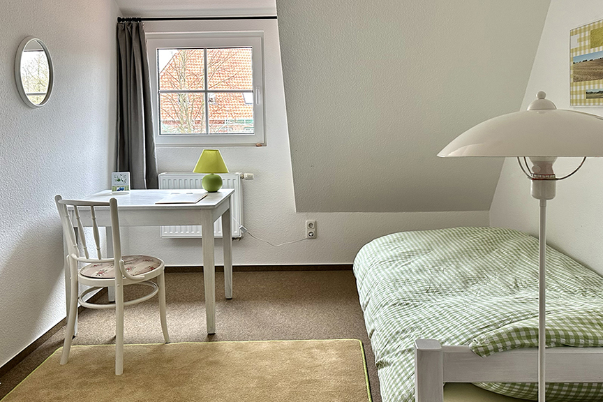 Seminarraum: ein Einzelzimmer in der Pension. - Seminarlocation nahe der Ostsee „Elme und Horst“.