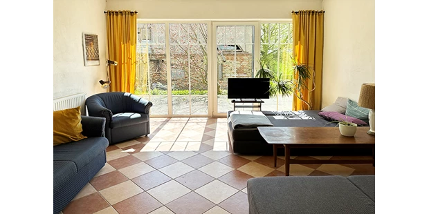 Tagungshotels - Beamer und Leinwand - Viel Platz im „Wohnzimmer“. - Seminarlocation nahe der Ostsee „Elme und Horst“.