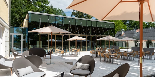 Tagungshotels - Beamer und Leinwand - Schlosshof & Festsaal | (c) Kurt Elmleitner Fotografie - Schloss Vasoldsberg
