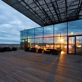 Seminarraum: Terrasse mit Abendstimmung  - wolke21 im Saturn Tower