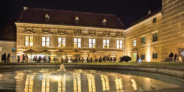 Tagungshotels - Beamer und Leinwand - Schloss Walpersdorf