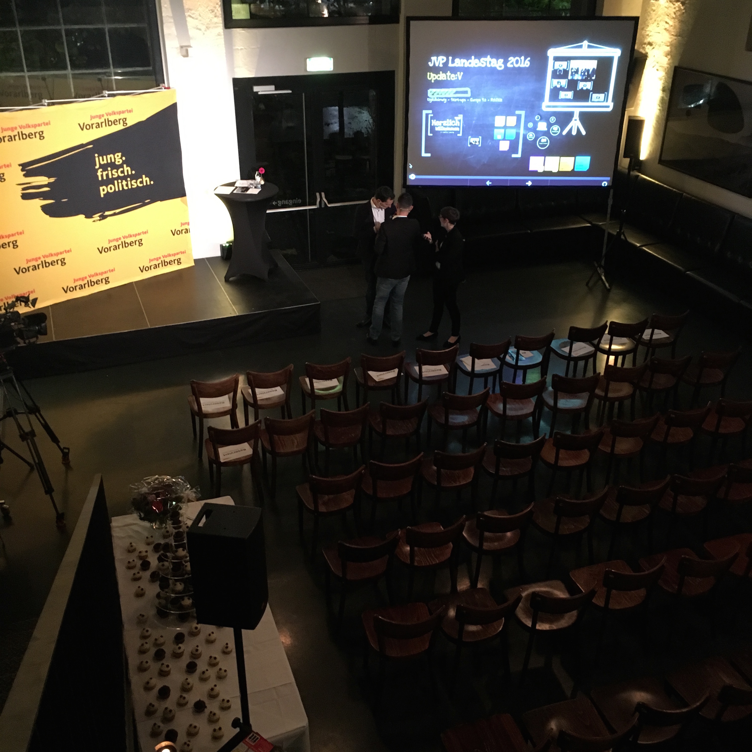 Tagungshotels - PLZ 6900 (Österreich) - Kinobestuhlung für Podiumstalk - Kesselhaus Bar & Restaurant