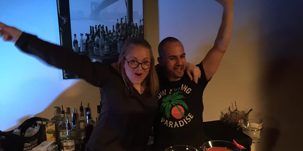 Tagungshotels - Beamer und Leinwand - Cocktail-Masterclass als Teambuilding-Activity - Kesselhaus Bar & Restaurant