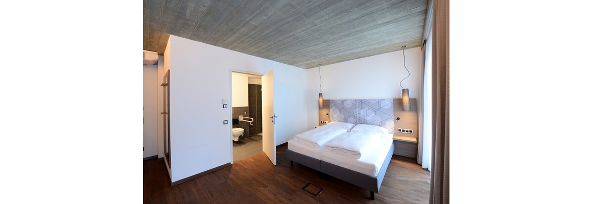 Seminarraum: Doppelzimmer "Grande barrierefrei"
(insg. 85 Zimmer im Hotel verfügbar, sowohl zur Einzel-, als auch zur Doppelbelegung) - arte Hotel Kufstein