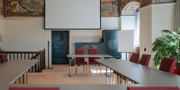 Tagungshotels - Beamer und Leinwand - Freskensaal  - Haselburg Bozen