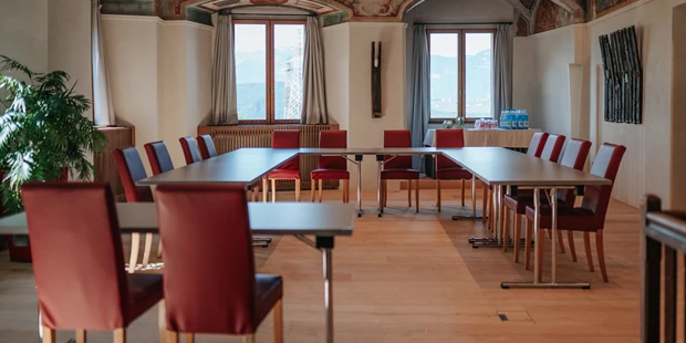 Tagungshotels - Beamer und Leinwand - Freskensaal - Haselburg Bozen