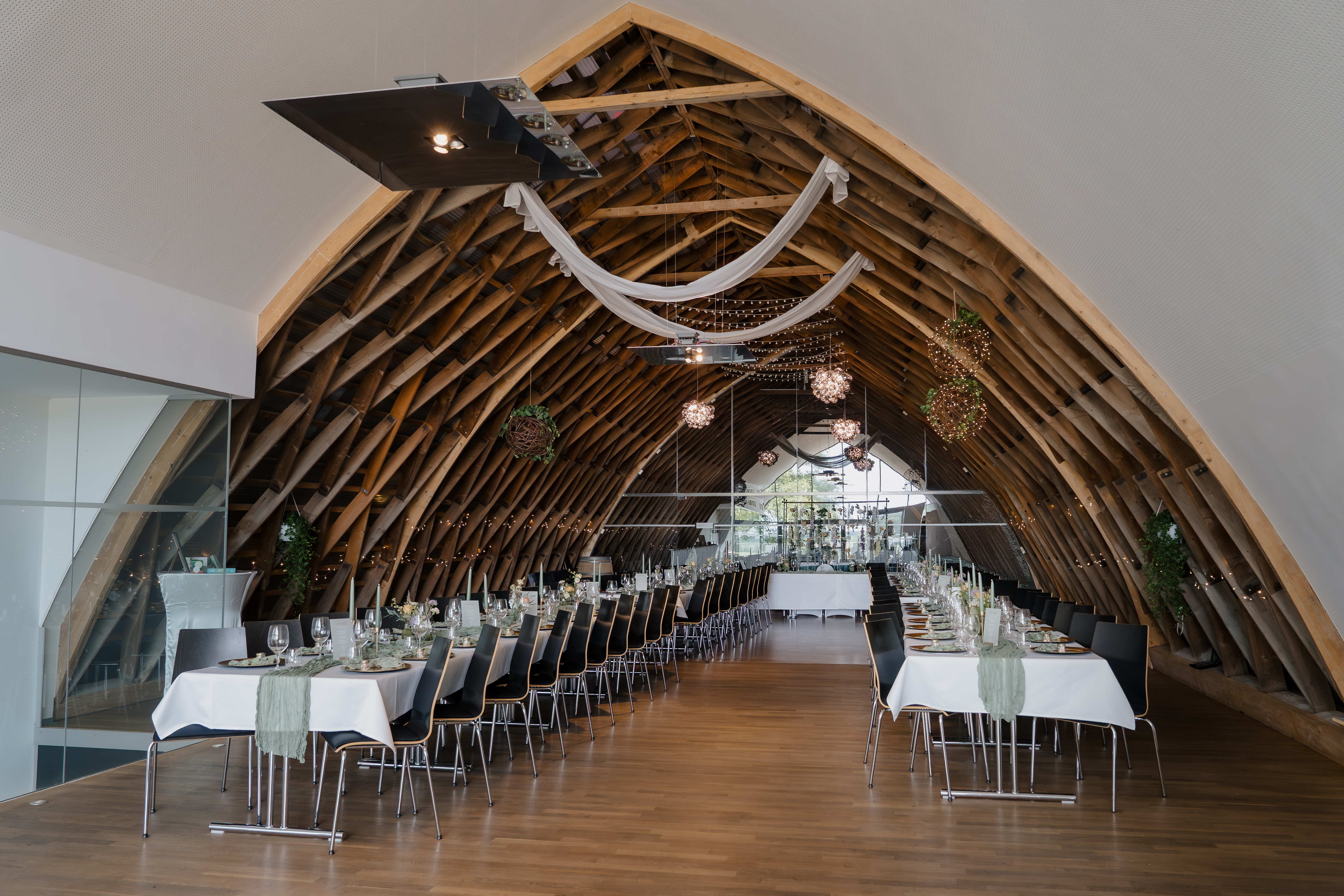 Tagungshotels - Beamer und Leinwand - Schaflerhof - Weingut HANS-IGLER