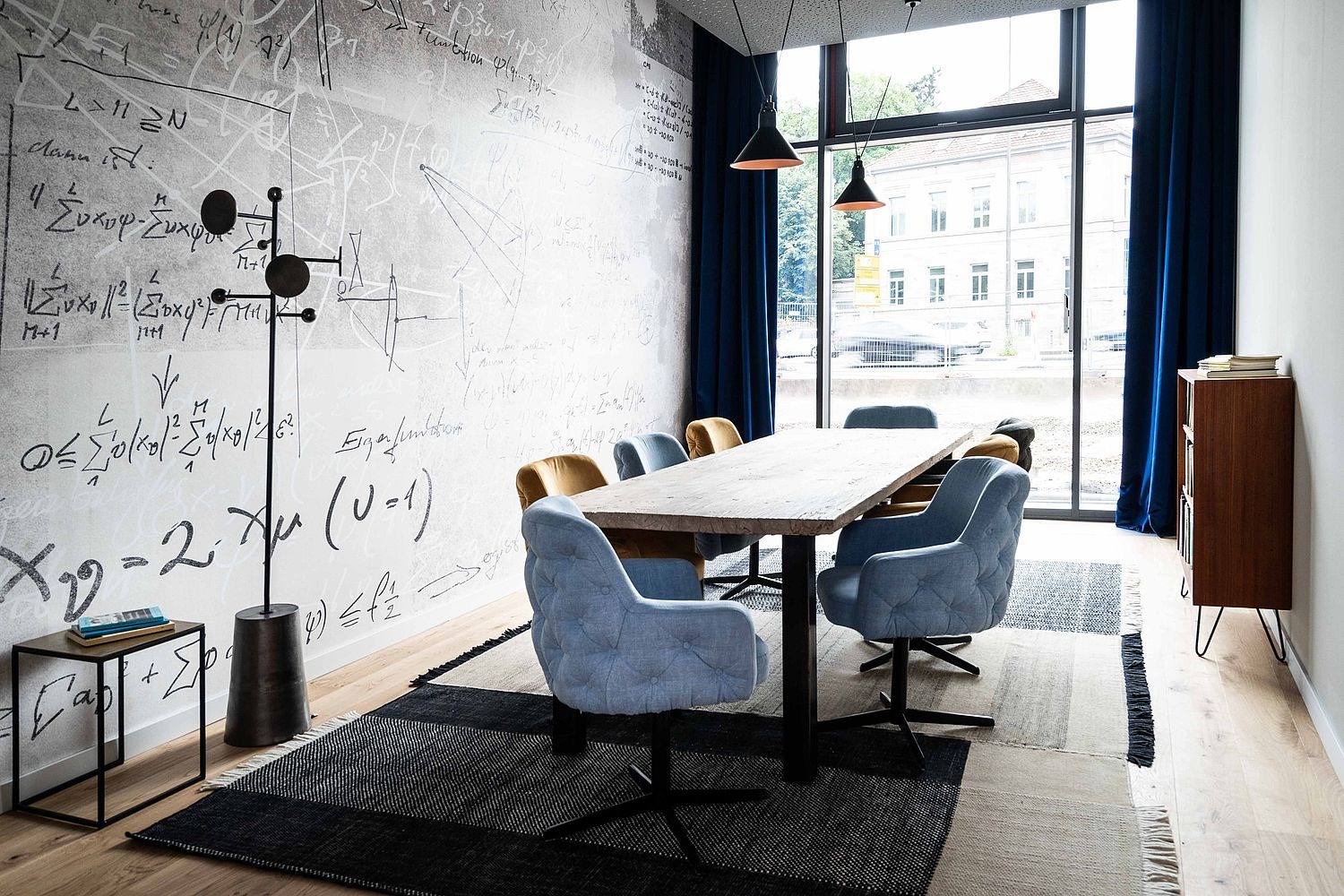 Tagungshotels - Nörten-Hardenberg - Gemütliches Wohnzimmer für Besprechungen, Strategie-Workshops und kreative Gruppenarbeiten in entspannter Atmosphäre.   - FREIgeist Göttingen Innenstadt - A Member of Design Hotels™