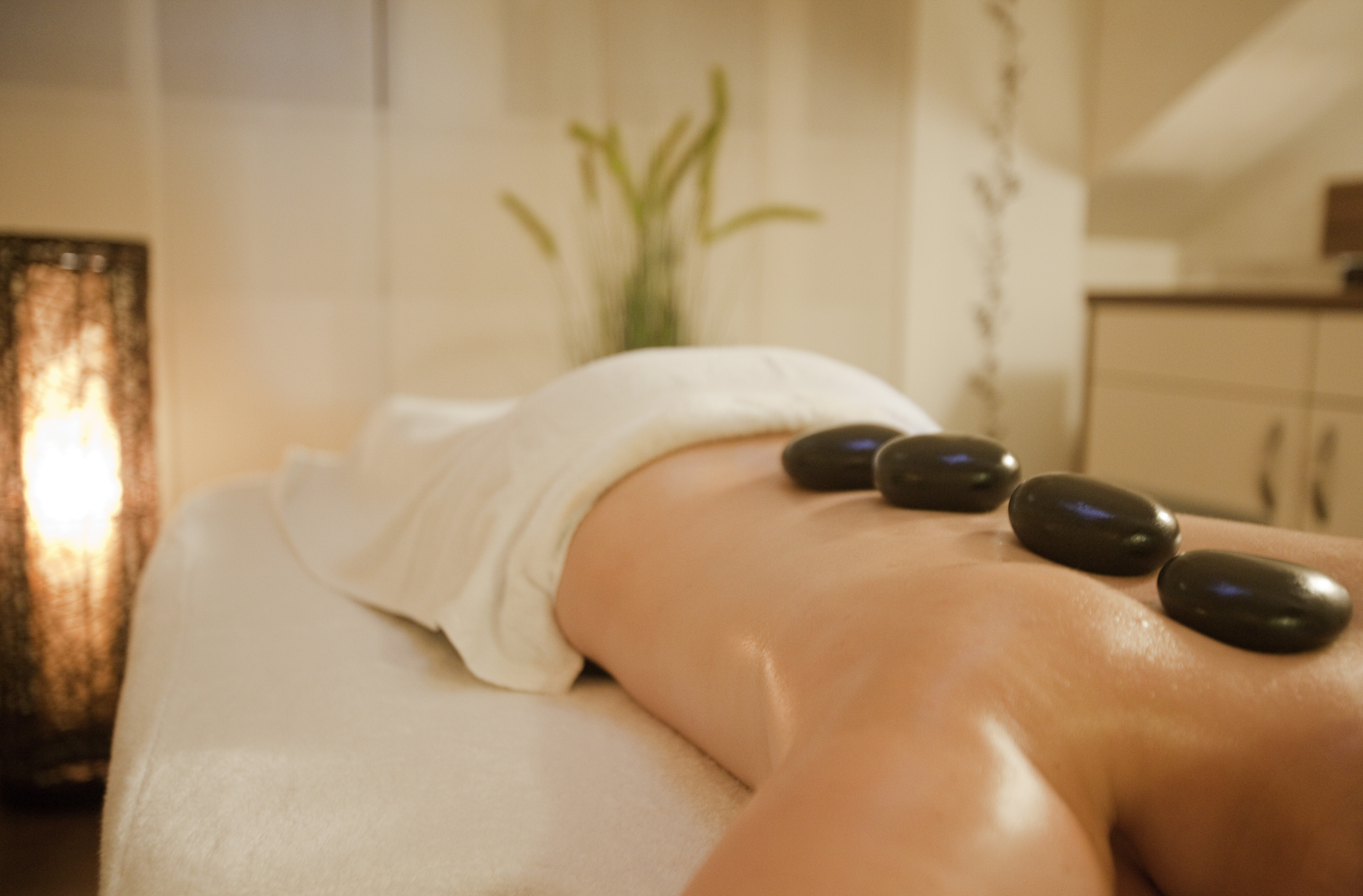 Seminarraum: Hot Stone Massage - Hotel-Restaurant Birkenhof