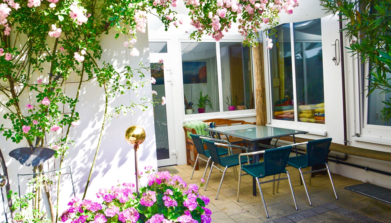 Zentrum in balance Räume Innenhof