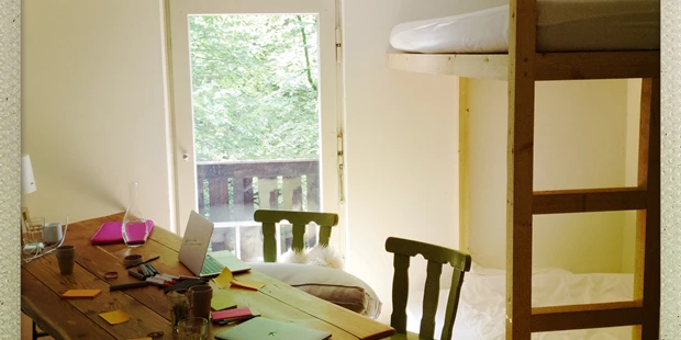 Tagungshotels - Beamer und Leinwand - Projekt Draussen