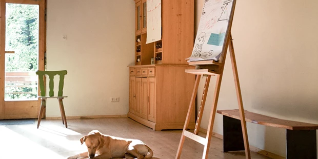 Tagungshotels - Beamer und Leinwand - Projekt Draussen