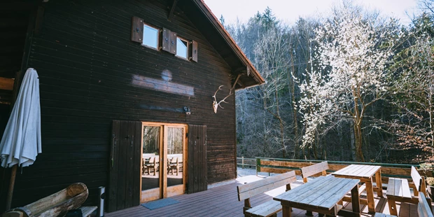 Tagungshotels - Beamer und Leinwand - Projekt Draussen
