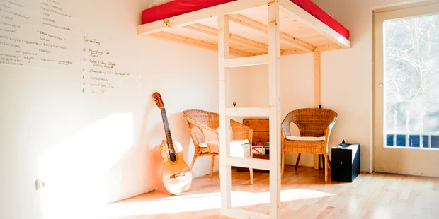 Tagungshotels - Beamer und Leinwand - Projekt Draussen