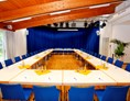 Seminarraum: Kleiner Saal mit Karree-Bestuhlung (U-Form) - Stadthalle Erding