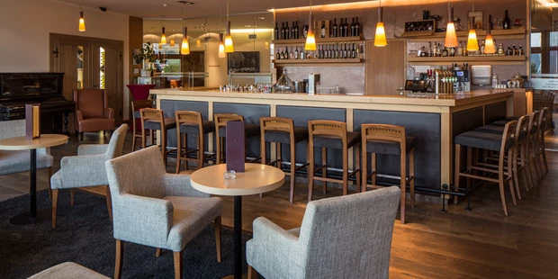 Tagungshotels - Mühlviertel - An der Bar kann im kleine Kreise alles besprochen werden. - Falkensteiner Bad Leonfelden