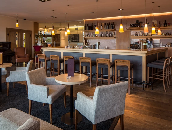 Seminarraum: An der Bar kann im kleine Kreise alles besprochen werden. - Falkensteiner Bad Leonfelden